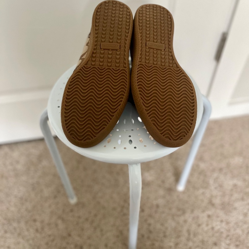 Coach signature shoe - Picture 2 of 2